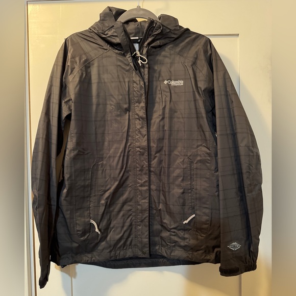 Columbia Sportswear Company Jackets & Blazers - Women’s Columbia Sportswear Omni-Tech Titamium Rain Jacket